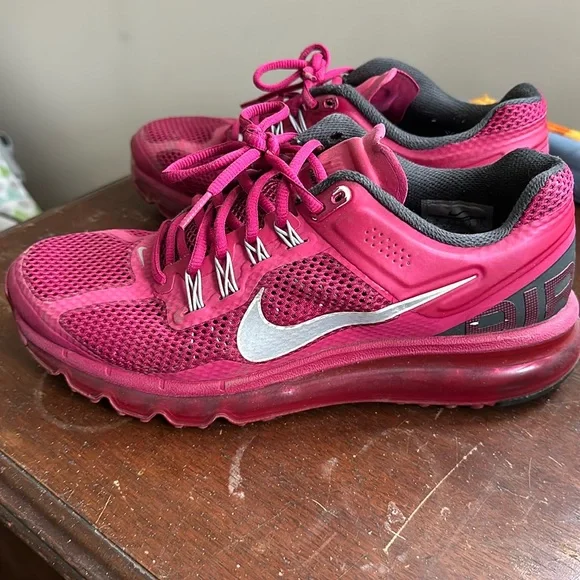 Pink air maxes deals